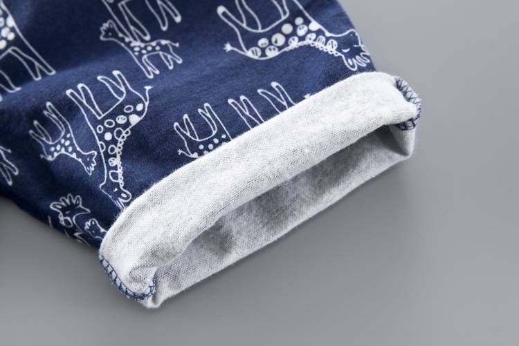 Giraffe Printed Clothing Set for Boys