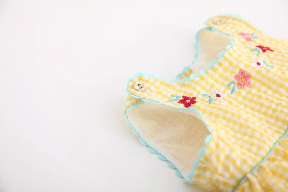 Newborn Girl's Yellow Cotton Dress with Cartoon Duck Appliques Newborn Girl's Yellow Cotton Dress with Cartoon Duck Appliques